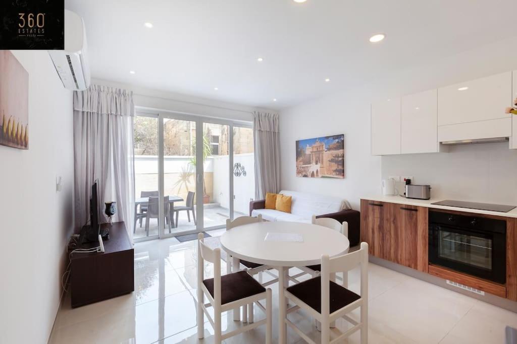 Comfy Apt With Terrace, 5 Mins To Sliema Ferries By 360 Estates Gzira Exteriér fotografie