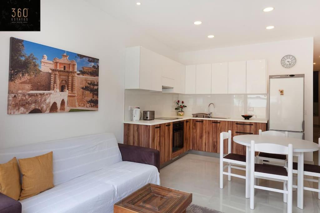 Comfy Apt With Terrace, 5 Mins To Sliema Ferries By 360 Estates Gzira Exteriér fotografie