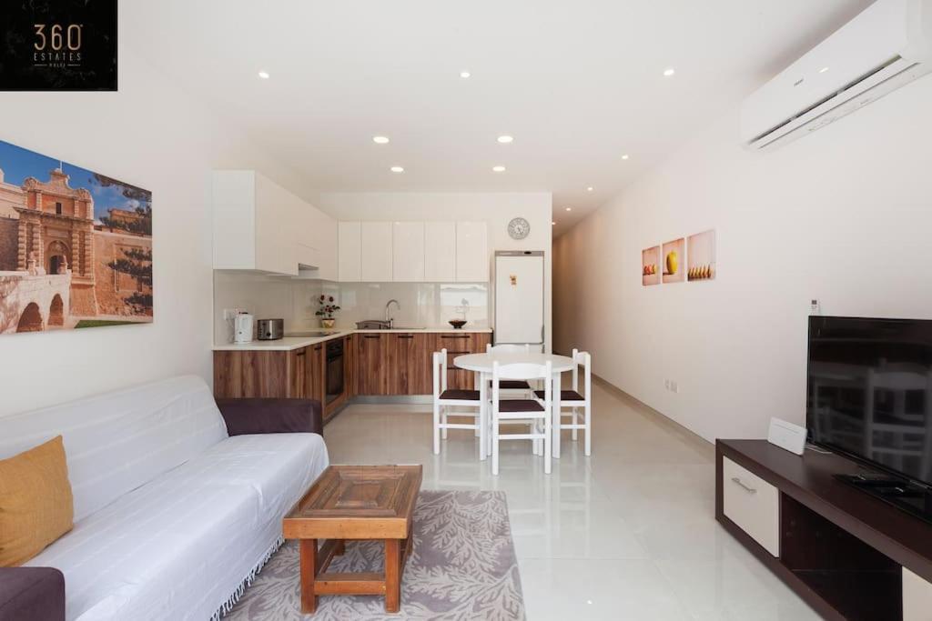 Comfy Apt With Terrace, 5 Mins To Sliema Ferries By 360 Estates Gzira Exteriér fotografie