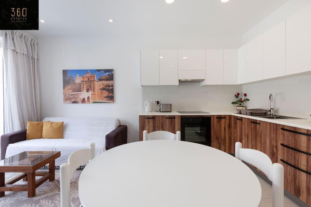 Comfy Apt With Terrace, 5 Mins To Sliema Ferries By 360 Estates Gzira Exteriér fotografie