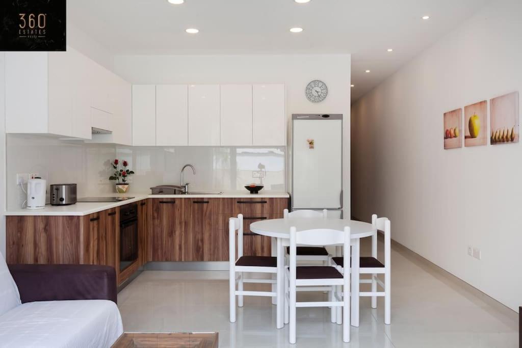 Comfy Apt With Terrace, 5 Mins To Sliema Ferries By 360 Estates Gzira Exteriér fotografie