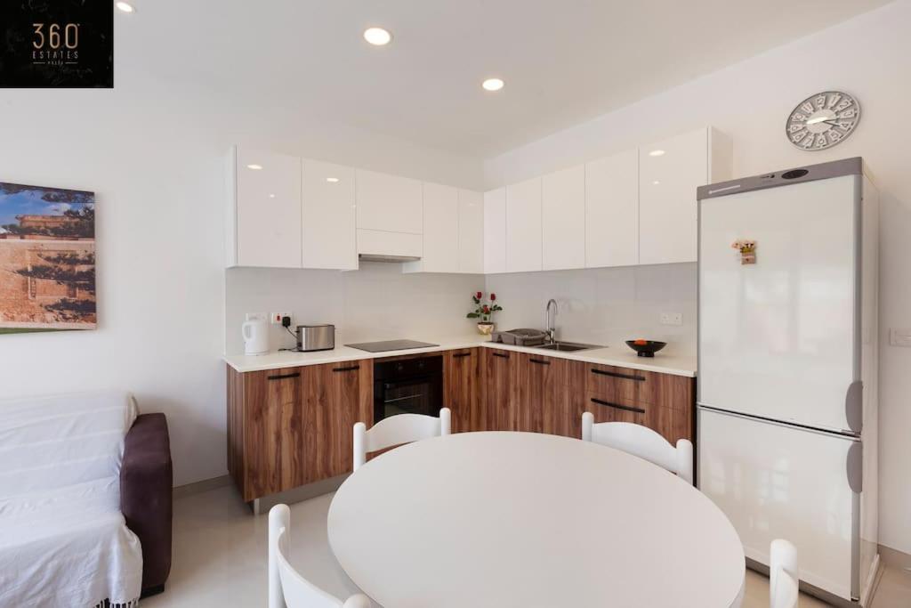 Comfy Apt With Terrace, 5 Mins To Sliema Ferries By 360 Estates Gzira Exteriér fotografie